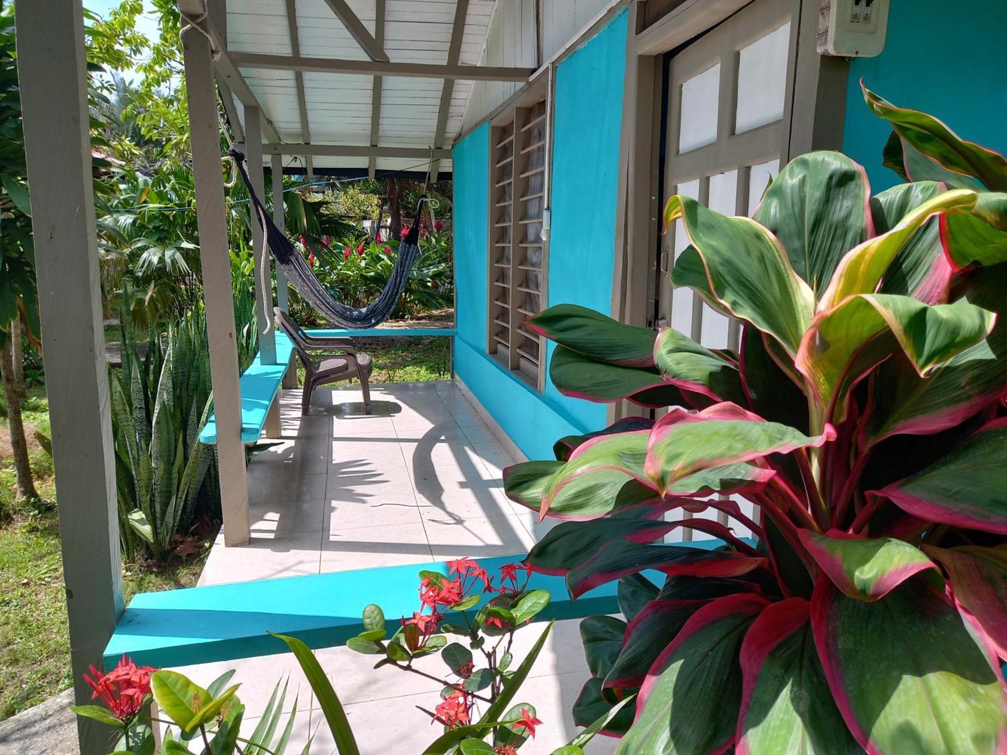 Cabanas Los Almendros Capurgana Exterior photo
